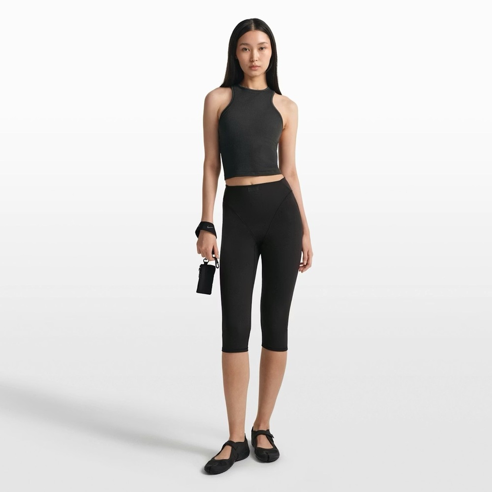 Nike Skims Ribbed Seamless Racer Front Tank in Obsidian Black - Picture 3 of 8